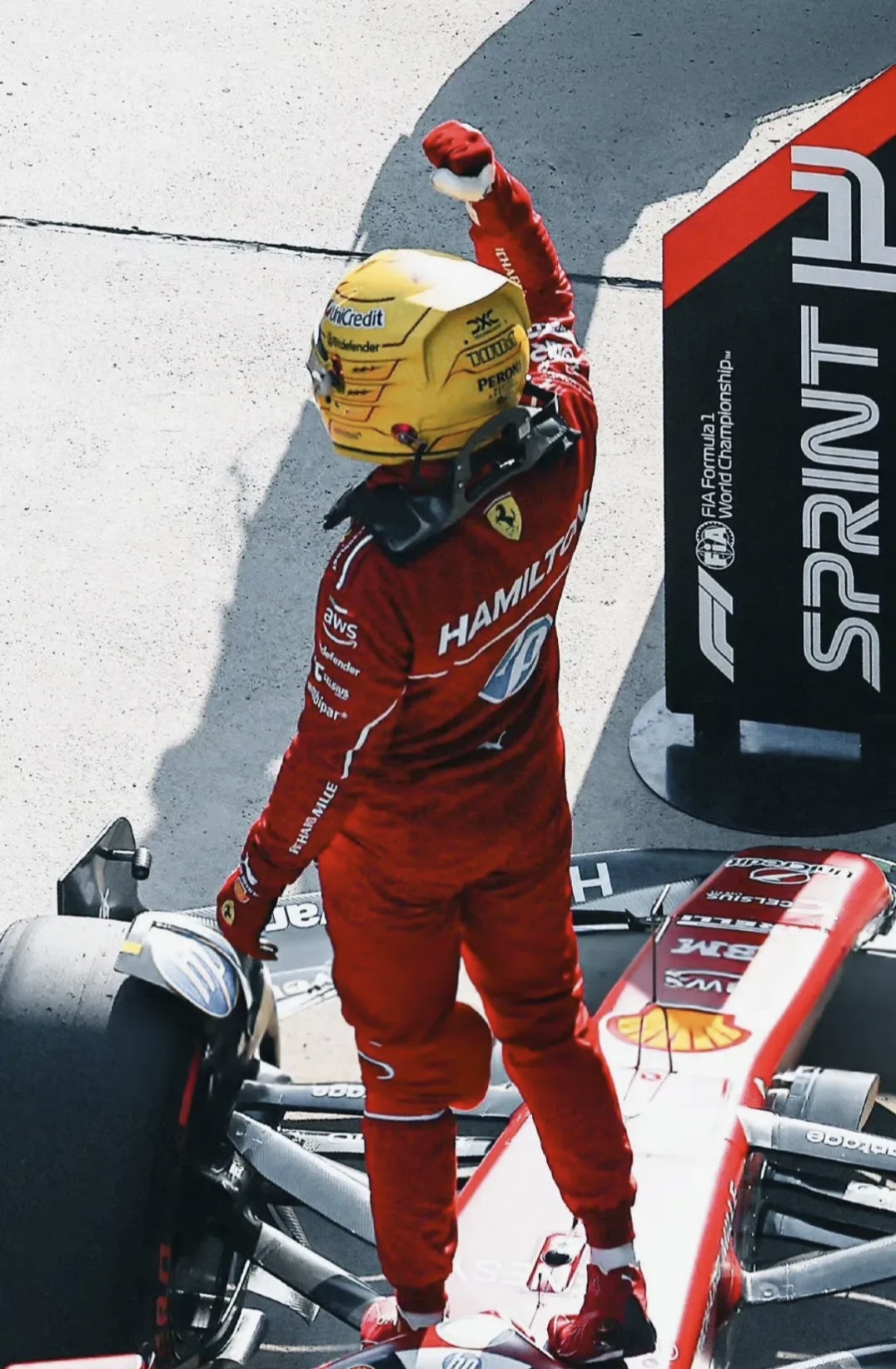 爱游戏-迈凯伦险胜哈斯车队，汉密尔顿惊艳四座