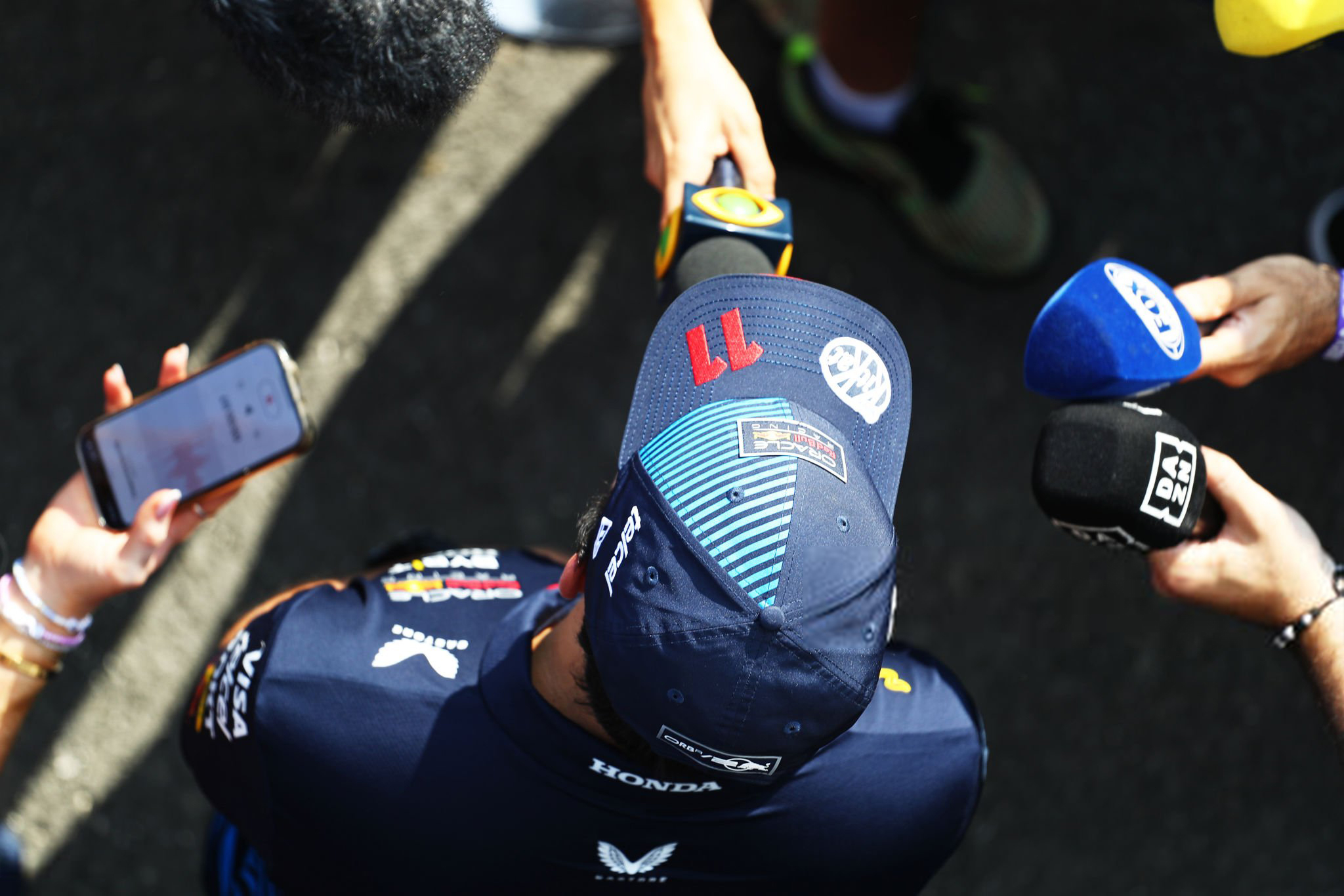 爱游戏在线-迈凯伦轻取雷诺车队,佩雷兹刷新纪录