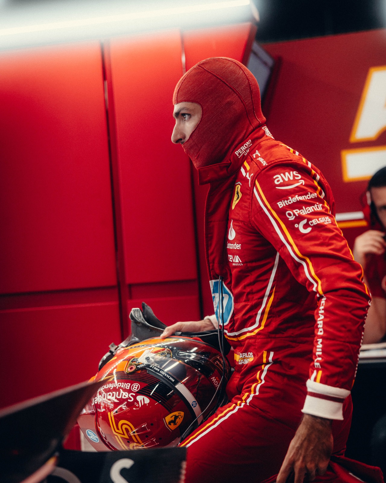 爱游戏2026-法拉利绝杀红牛二队,塞恩斯统治全场